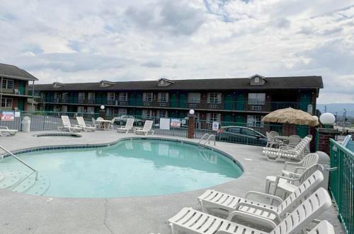 Mountain Aire Inn Sevierville - Pigeon Forge - image 11