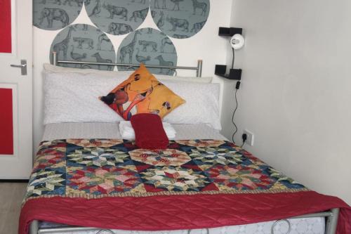 Westfield - 3 Bedroom Apartment - image 11