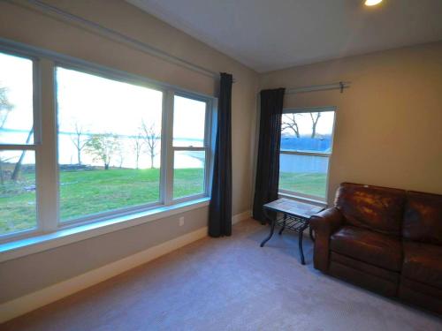 Окрестности, Comfortable and Modern Cabin Rental on Lake Red Rock near Pella, Iowa in Пелла (Айова )
