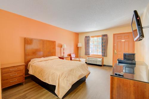 Hotel O Deluxe Inn Kingstree SC HWY 52 - image 9