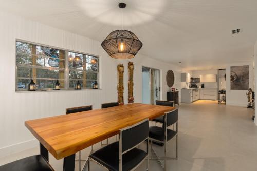 Welcome to Casa Tallman - Your Exclusive 3-Acre Private Retreat in Dundee (FL)