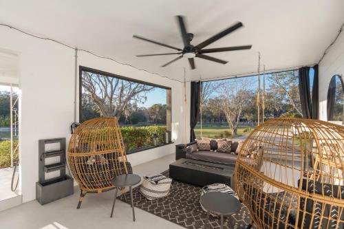 Welcome to Casa Tallman - Your Exclusive 3-Acre Private Retreat in Dundee (FL)