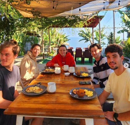 . Atitlán Backpackers by Don Pascual
