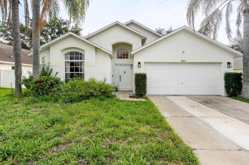 Cozy Queen BR Pool Access Near Disney