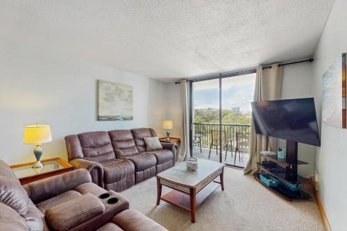Holiday Towers 501