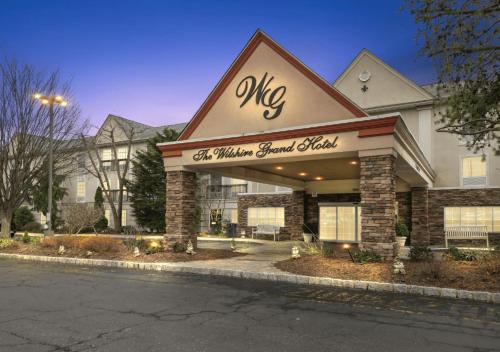The Wilshire Grand Hotel in West Orange, USA