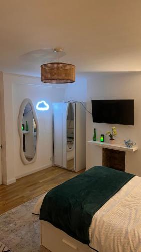 Bright Spacious Room in Central London Victoria, Prime Location, Londyn (zdjęcie 5)