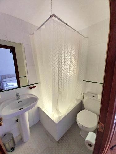 Pensión el Ralla (Pension el Ralla) in คาลาตายัด