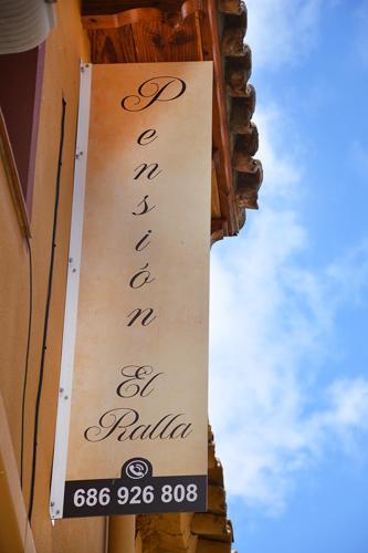 Pensión el Ralla (Pension el Ralla) in คาลาตายัด