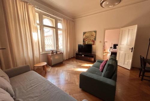 1920s Charm apartment by Jerusalem Synagogue in Old Town Center, Прага (фото 5)