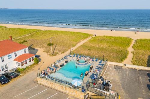 Waves Oceanfront Resort