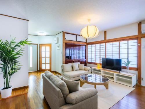 新装開業 世界遺産と東武日光駅に至近 広いリビング 貸切 家族団体に最適