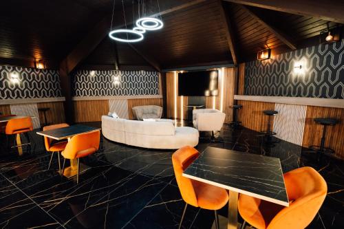 Pub/Lounge, Heritage Park Pontypridd, Trademark Collection by Wyndham in Cymmer