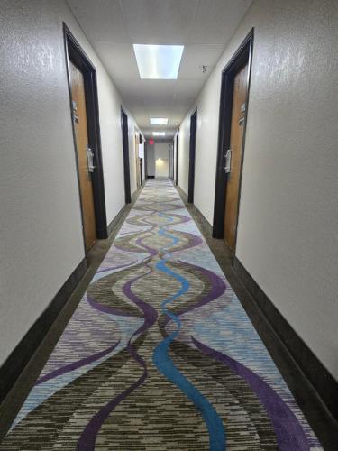 Super 8 by Wyndham Kansas City - image 28