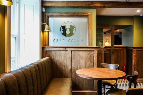 Cross Pipes Tavern and Rooms in Otley and Yeadon