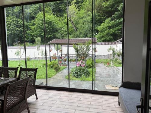 balkon/terras, Villa with Mountain Views in Qax