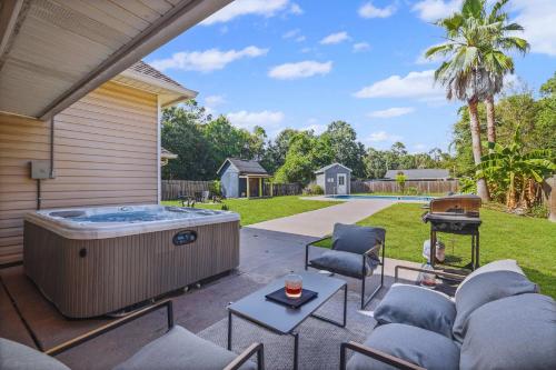 Endless Summer Retreat with Private Pool near Beach in Gautier, USA