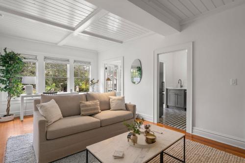 The Adaline Room #8 - Beautiful Hyde Park Apt, 2nd Floor, Steps to Bayshore in Tampa, USA
