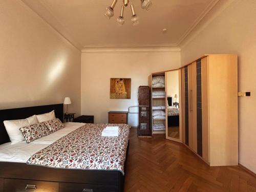 1920s Charm apartment by Jerusalem Synagogue in Old Town Center, Прага (фото 3)