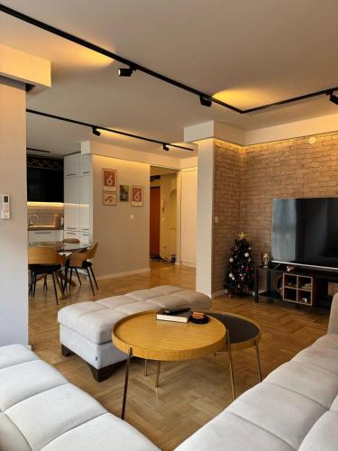 Sakura Stay - 2bdr - AC - Central