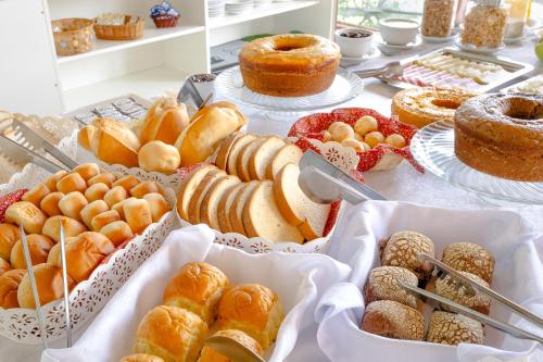 Food and beverages, VELINN Pousada Flores do Capivari in Campos Do Jordao