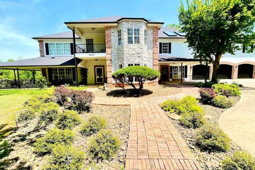The Freedom Estate on Hamestring Creek