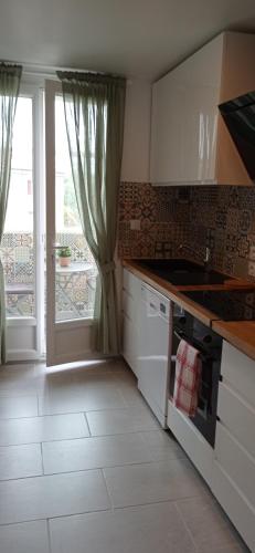 TRINQUAT Gare Saint Roch in Aiguerelles