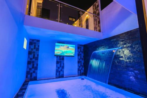 5 Bedroom Villa with Pool & Rooftop Near Old City