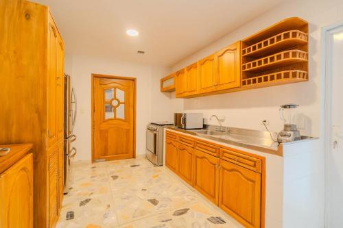 5 Bedroom Cartagena Villa - Close to Walled City in Pie Del Centro