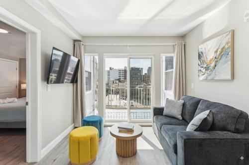 Stay at Luna on N 10th St in Philadelphia, USA