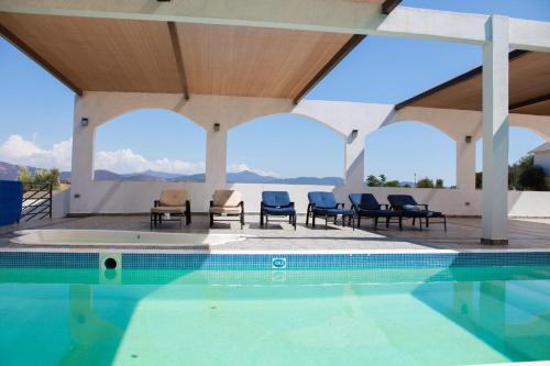 Swimming pool, Colibri Tiny House in San Marcos