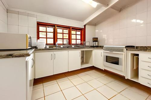 H23 Casa com Jacuzzi em campos do Jordão (H23 Casa com Jacuzzi em campos do Jordao) in 聖克拉拉