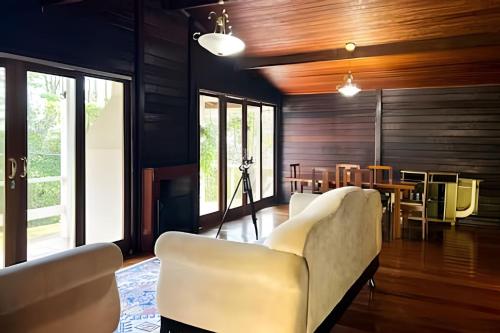 H23 Casa com Jacuzzi em campos do Jordão (H23 Casa com Jacuzzi em campos do Jordao) in 聖克拉拉