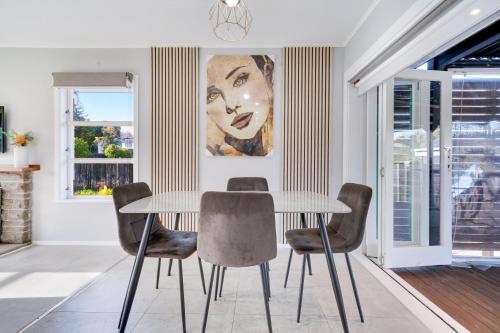 المرافق, Experience Comfort in Our 3-Bedroom Family Home in Titirangi