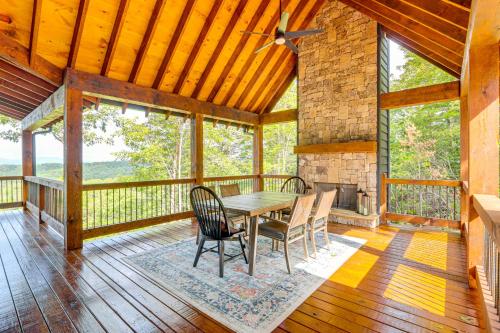 Deck, Panoramic Views: Serene Mineral Bluff Cabin!, Mineral Bluff (foto 4)