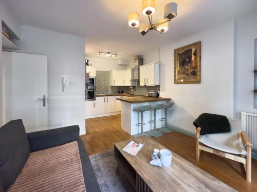 Lovely 2 bedroom Garden Flat apartment in West Kensington, Londýn (fotografie 4)