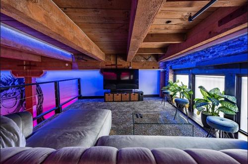 Arts District DTLA-Artist Loft With Free Parking and Pooltable