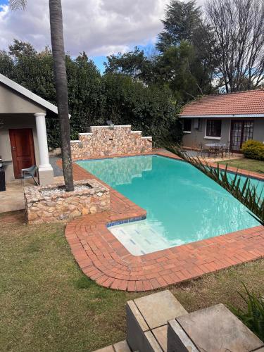 Dlodlongwana properties