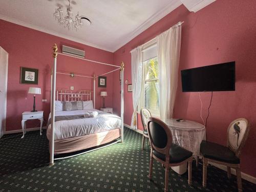 Toorak Manor Hotel Free Parking – Melbourne, GA