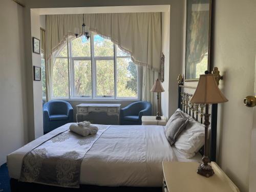 Toorak Manor Hotel Free Parking – Melbourne, GA