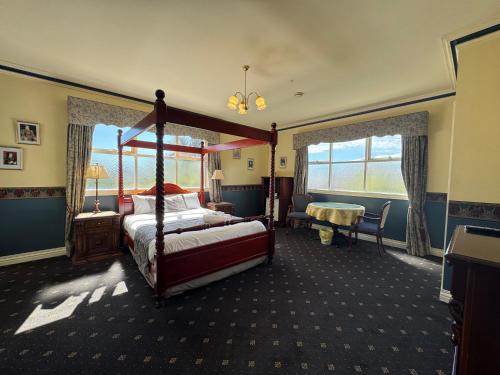 Toorak Manor Hotel Free Parking – Melbourne, GA