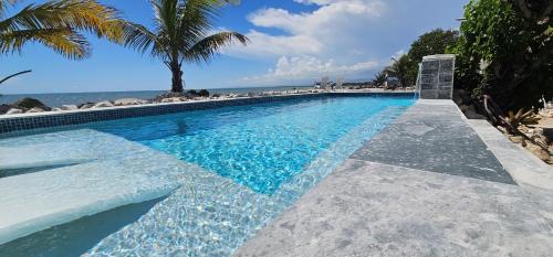 NEW Stunning Oceanfront Home with beautiful sunsets – khách sạn tại Mercedita