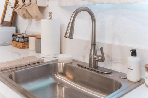 Welcoming Claremont Studio With Private Yard and Pool Spa in Claremont (Kalifornia)