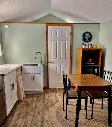 1 BR Corbin Cottage - Corbin Arena - Laurel Lake in Corbin (KY)
