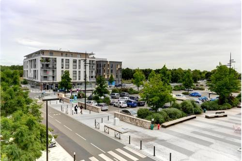 A környék, Les Caryatides - F3 lumineux proche Versailles in Guyancourt