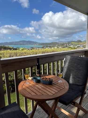 Breathtaking Bay Views & Walk to Coopers Beach