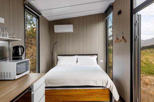 Melmarie Cosy Retreat X by Tiny Away in Waitati