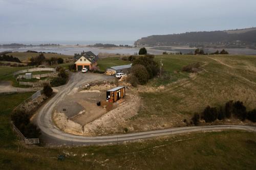 Melmarie Cosy Retreat X by Tiny Away in Waitati