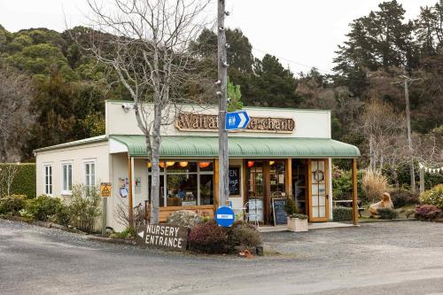 Melmarie Cosy Retreat X by Tiny Away in Waitati