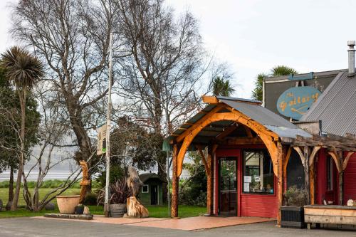 Melmarie Cosy Retreat X by Tiny Away in Waitati